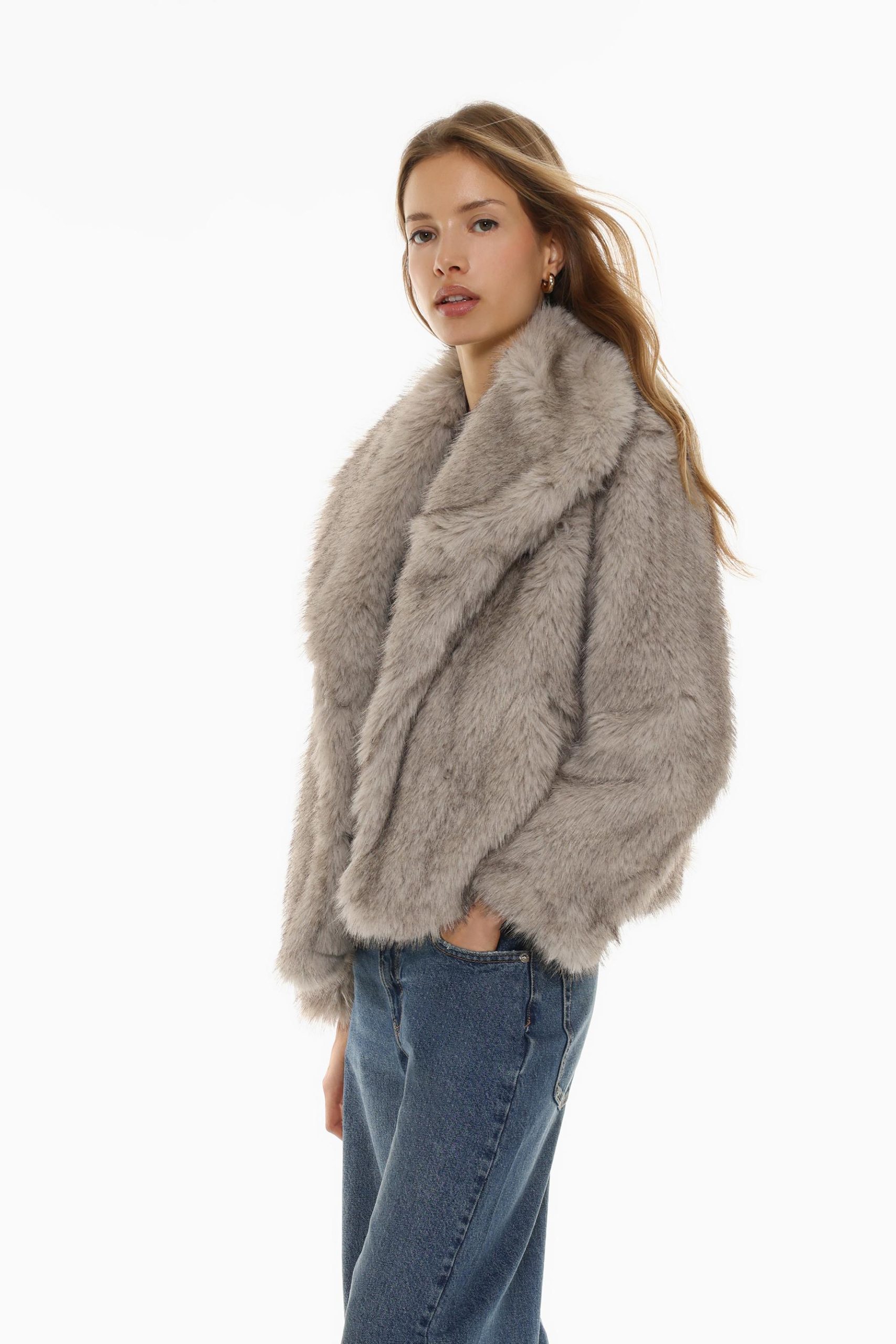 abrigo-de-pelo-mujer-863pgj-1.jpg